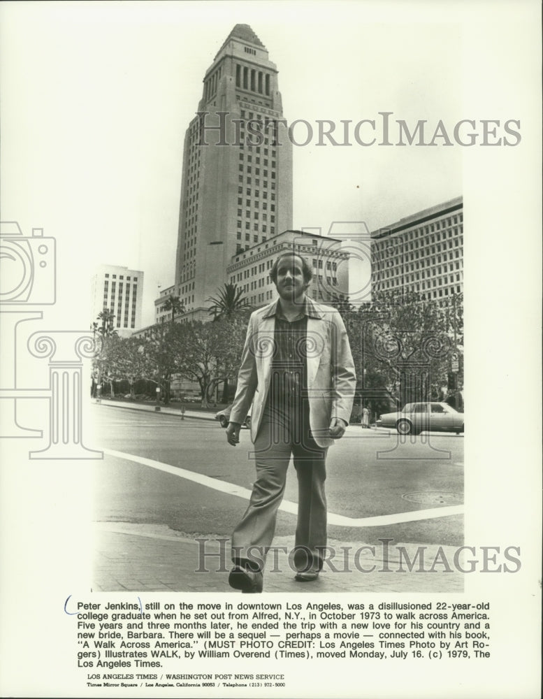 1969 Press Photo In Los Angeles, Peter Jenkis finishes walk across America- Historic Images