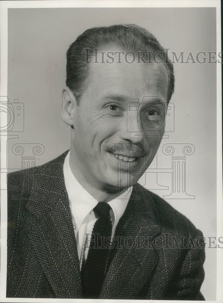 1958 Press Photo A newcomer to Milwaukee, Eric Jensen has several musical jobs- Historic Images