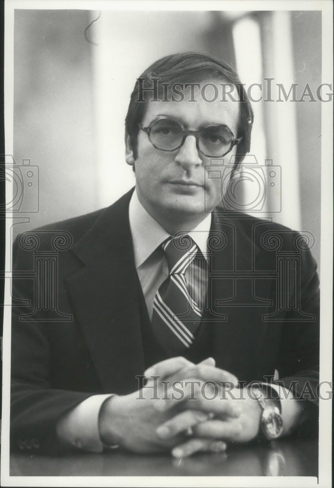 1977 Press Photo William J Jennaro. Judge at Children Court Center. - Historic Images