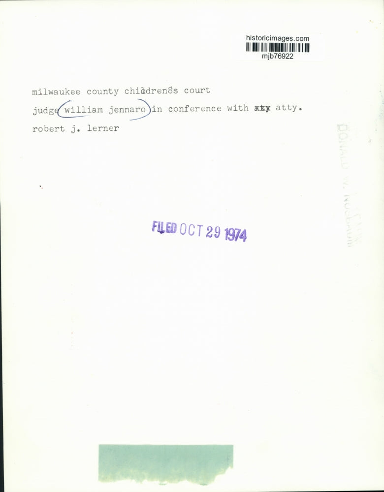 1974 Press Photo Judge William Jennaro in conference with atty. Robert J. Lerner