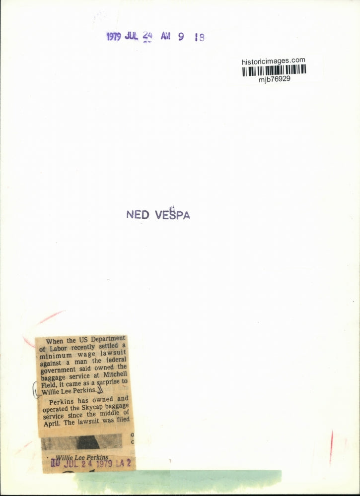 1979 Press Photo Willie Lee Perkins, owner of Skycap baggage service, Milwaukee