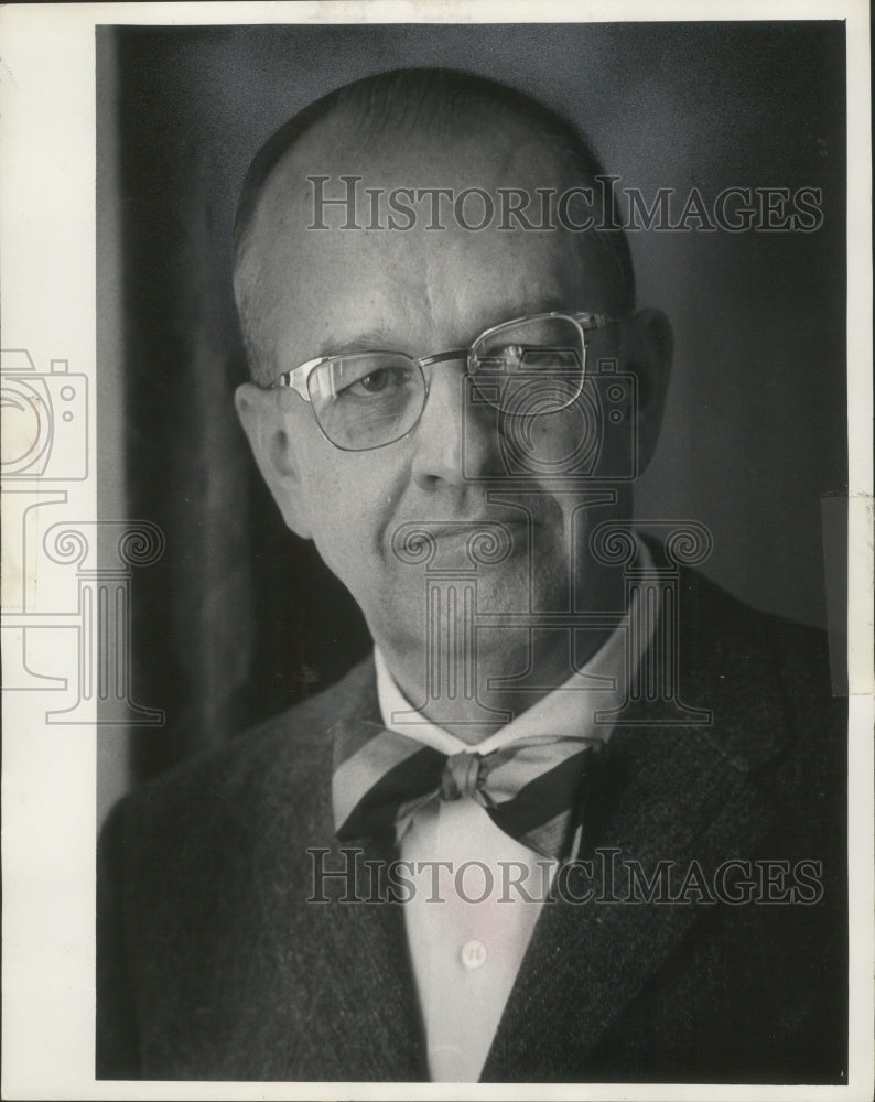 1971 Press Photo Richard E. Perrin, Milwaukee Department of City Development- Historic Images