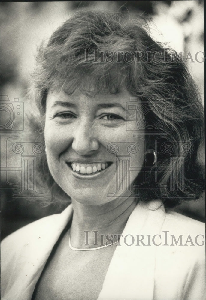 1988 Press Photo Duffy Kasum heads Cardinal Stritch College department,Milwaukee- Historic Images