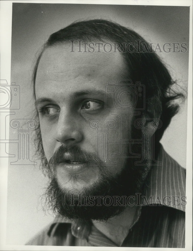 1975 Press Photo Christopher Kashnig coordinates the Wisconsin National Food Day