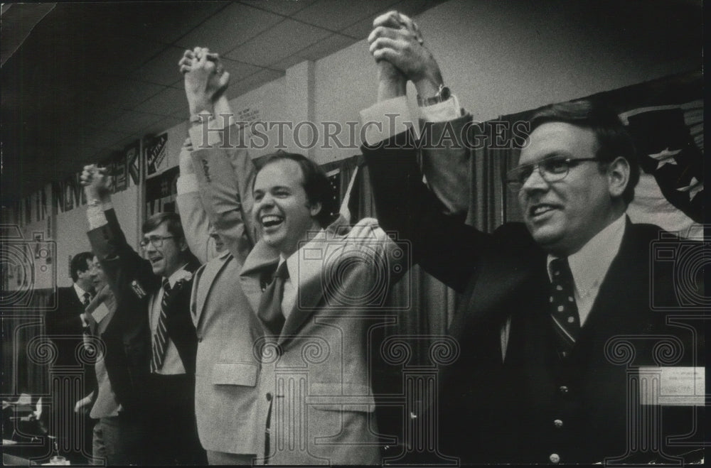 1978 Press Photo Robert W. Kasten, Jr and others at the end of GOP convention- Historic Images