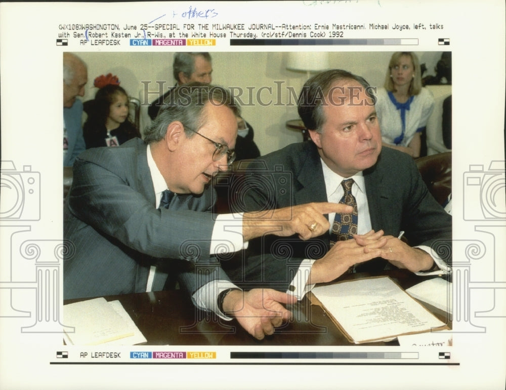 1992 Press Photo Michael Joyce talks to Senator Kasten, Jr. at the White House.- Historic Images