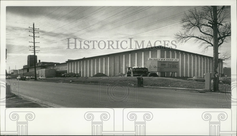 1966 Press Photo Warehouse and office of M.W. Kacsh Company, Glendale - Historic Images