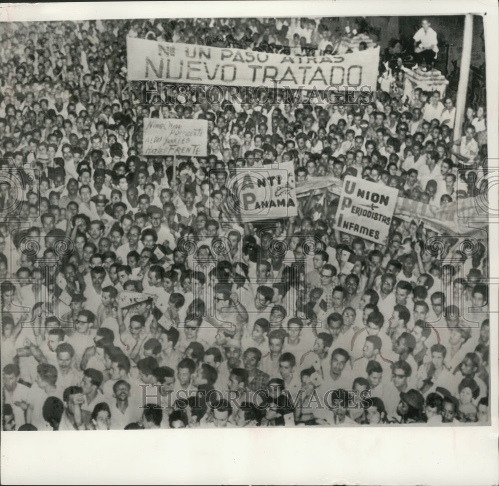 1964 Press Photo Panamanian Students Call For Strong Hand Against United States- Historic Images