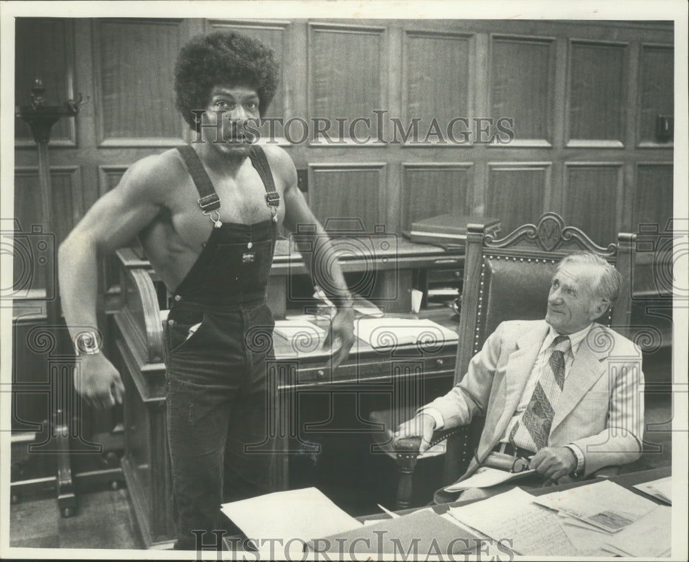 1974 Press Photo Wisconsin Actor Ron Jenkins & Reserve Cicuit Judge Max Raskin