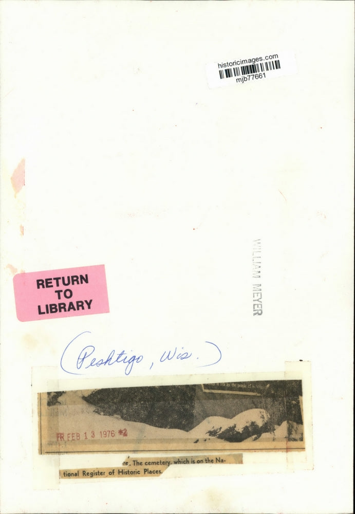 1976 Press Photo Memorial sign dedicated to a historic fire tragedy in Peshtigo