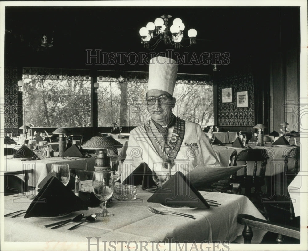 1980 Press Photo Chef Wilhelm Karlheim at Chef Willy&#39;s Linden Inn, in Wisconsin- Historic Images