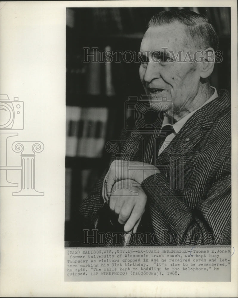 1968 Press Photo Thomas E. Jones, former track coach, celebrates 91st birthday, - Historic Images