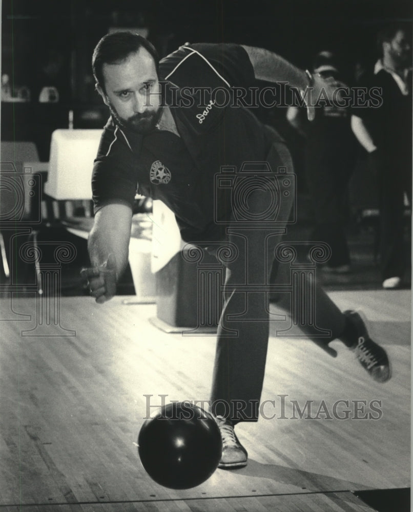 1986 Press Photo Dave Kempka bowled three 300 games this season, Milwaukee- Historic Images