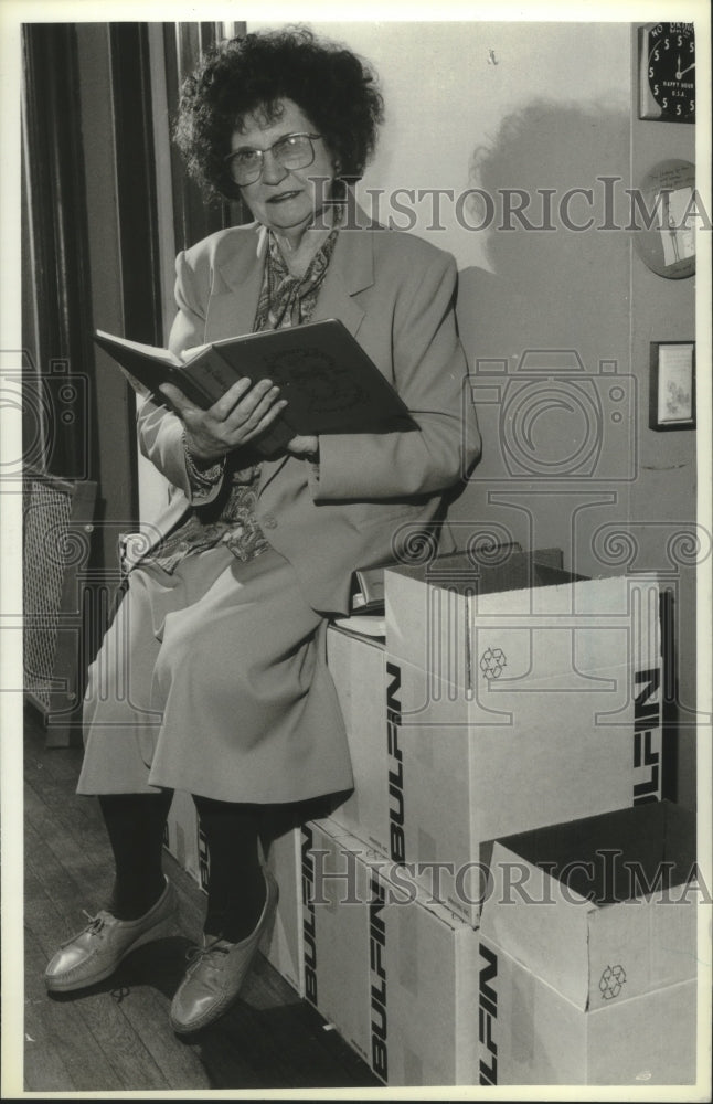 1993 Press Photo Irene Kramraj Pieper author of &quot;My Culinary Journal&quot;- Historic Images