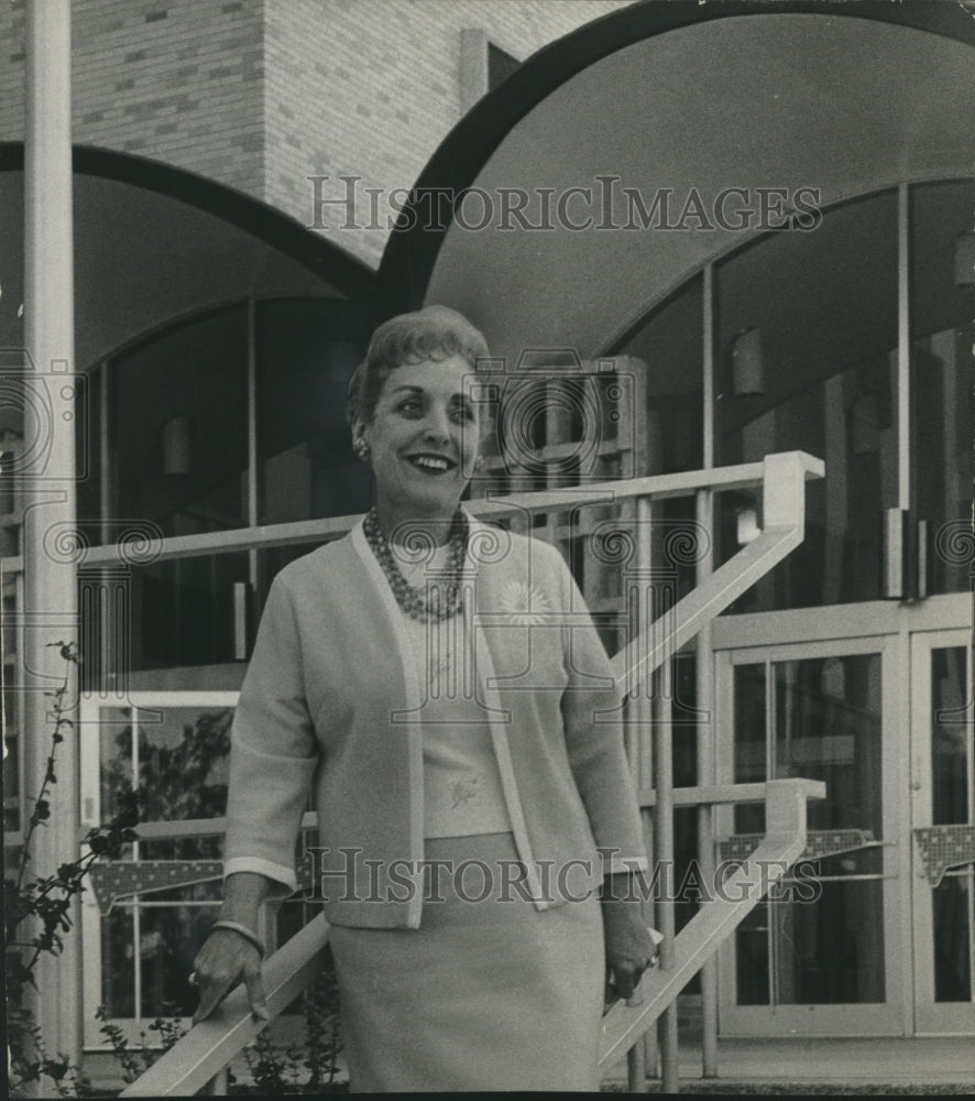 1964 Press Photo Miss Virginia Huebner posed outside her office Milwaukee