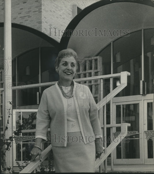 1964 Press Photo Miss Virginia Huebner posed outside her office Milwaukee
