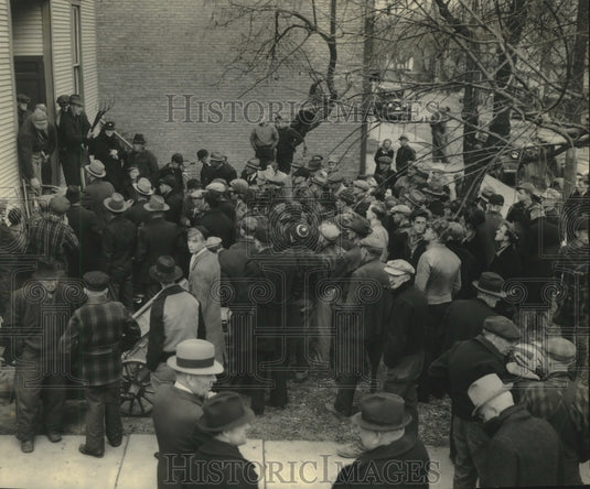 1938 Press Photo Community aucution held in Oostburg, Wisconsin - mjb78695- Historic Images