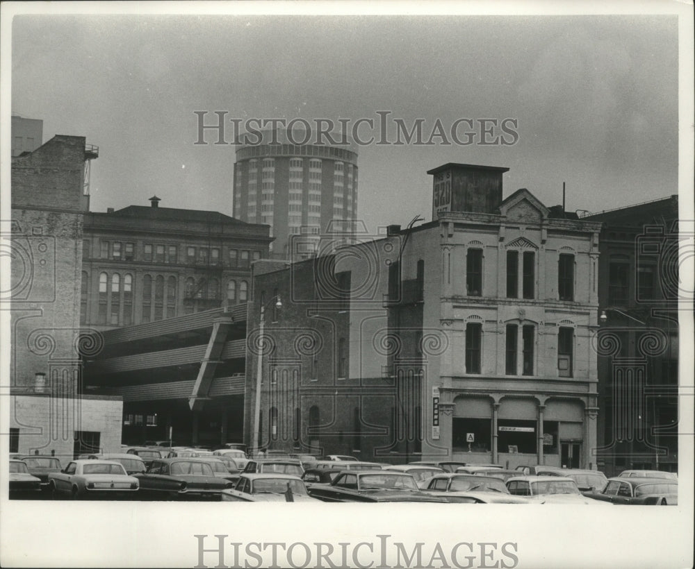 1966 Press Photo Pfister Hotel- Historic Images