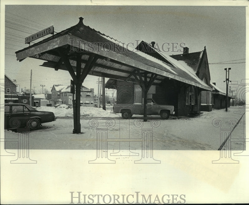 Load image into Gallery viewer, 1978 Press Photo South Milwaukee train depot - mjb79381

