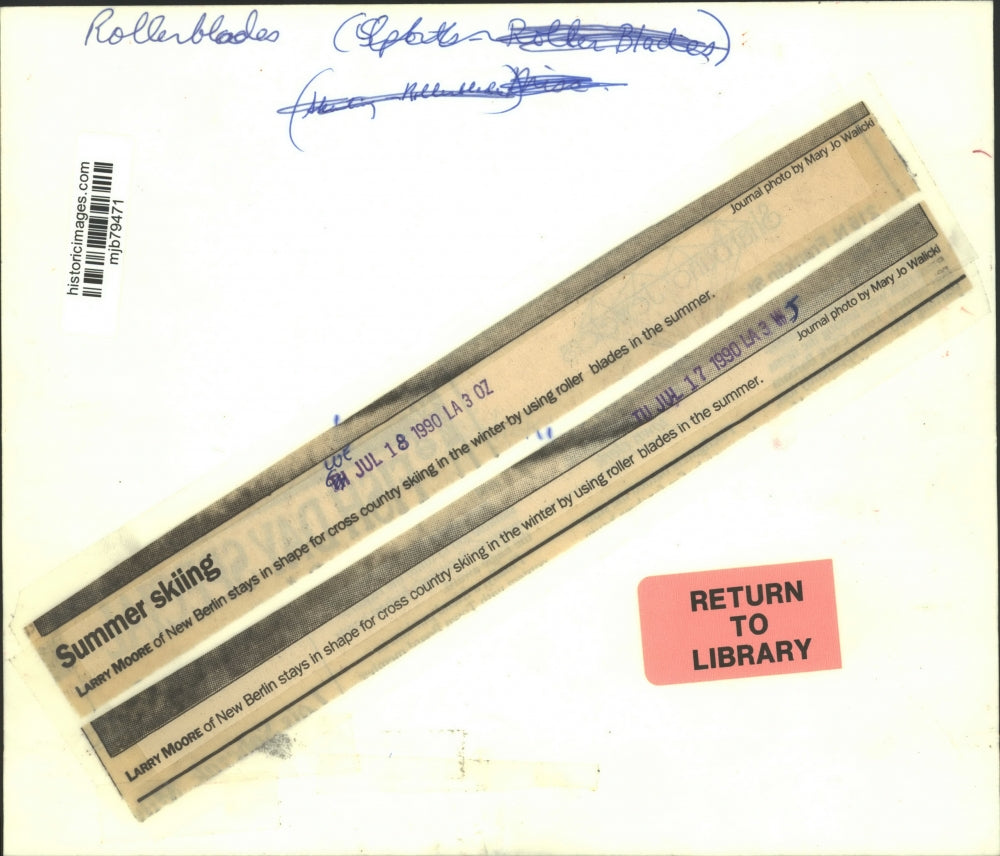 1990 Press Photo Larry Moore of New Berlin stays in shape by roller blades