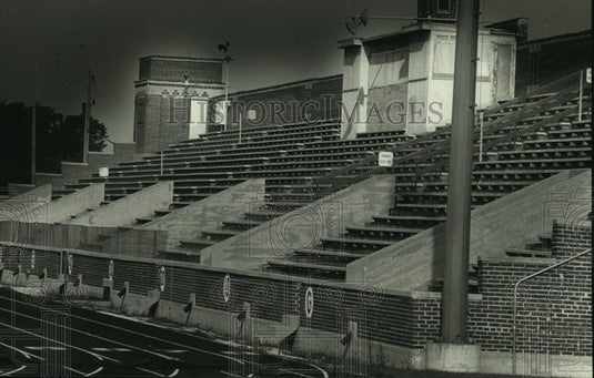 1990 Press Photo Home bleachers at South Stadium, South Division High School- Historic Images