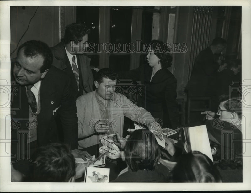 Load image into Gallery viewer, 1956 Press Photo Pierre Poujade gives press conference at Modern Hotel in Paris
