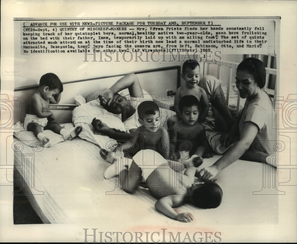 1965 Press Photo Mrs. Efren Prieto, her husband Ines and their Quintets- Historic Images