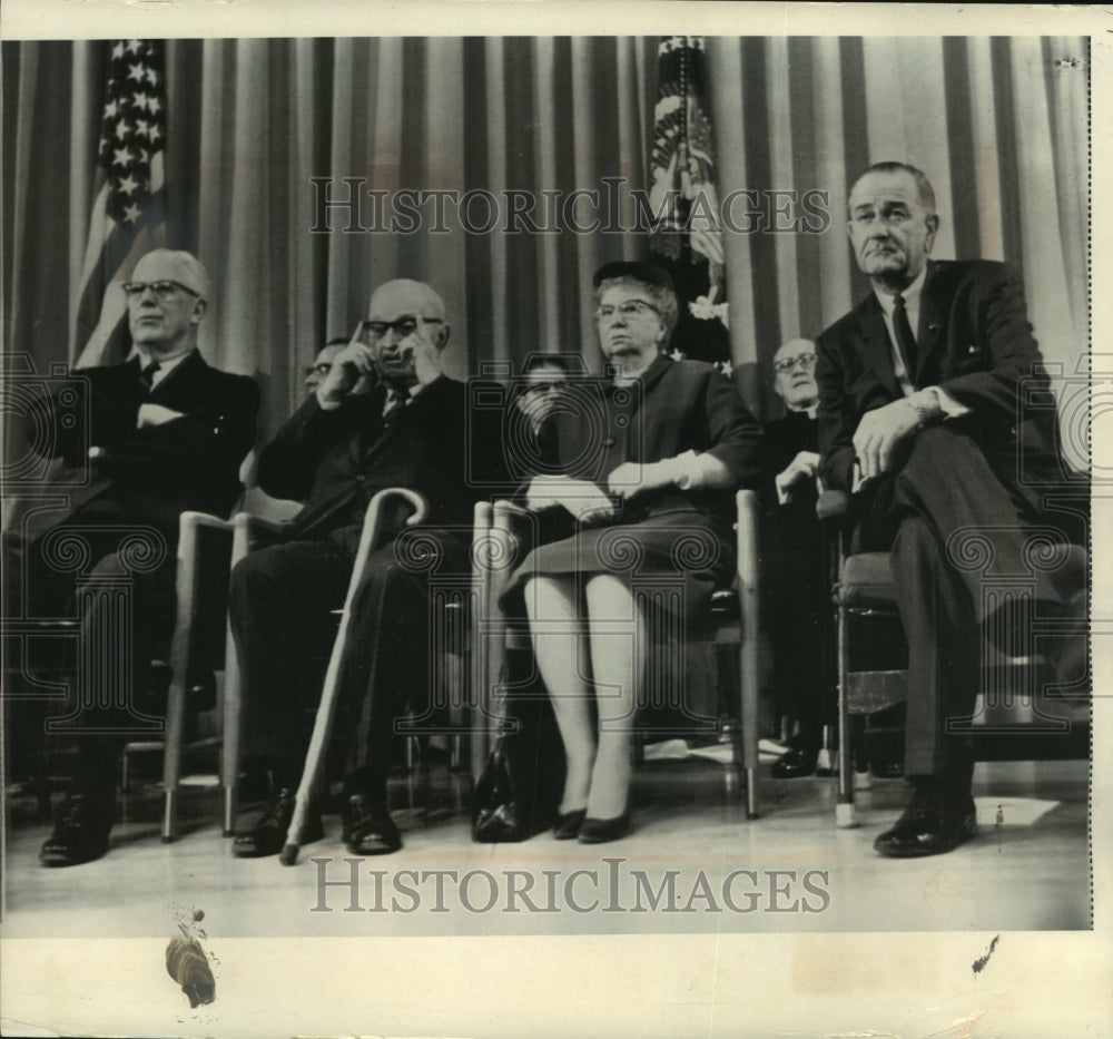 1966 Press Photo Harry S. Truman &amp; others, Independence, Missouri,Truman Center- Historic Images