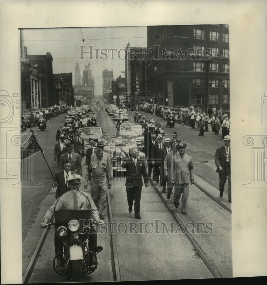 1947 Press Photo President Truman leads war buddies in Uphill Parade in Missouri- Historic Images