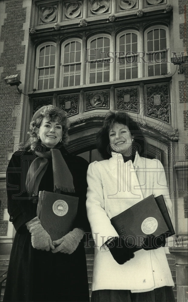 1989 Press Photo Mary Rubin and Meg Noyes, owners of Class Act, Wisconsin- Historic Images