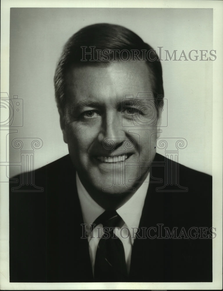 Load image into Gallery viewer, 1975 Press Photo Elton H Rule, president of ABC-TV - mjb80143
