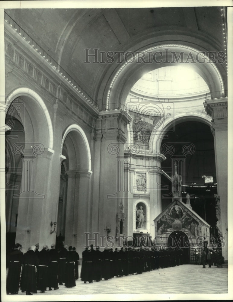 1957 Press Photo Friars walk to original church, Our Lady of the Angels Basilica- Historic Images