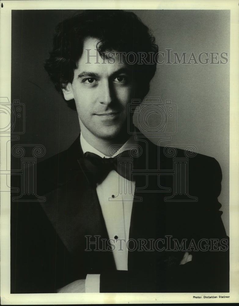 1983 Press Photo Tenor Singer, Peter Kazaras- Historic Images