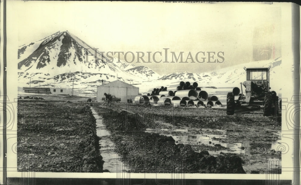 1971 Press Photo Pipe and equipment stored at Galbraith Lake - mjb80884
