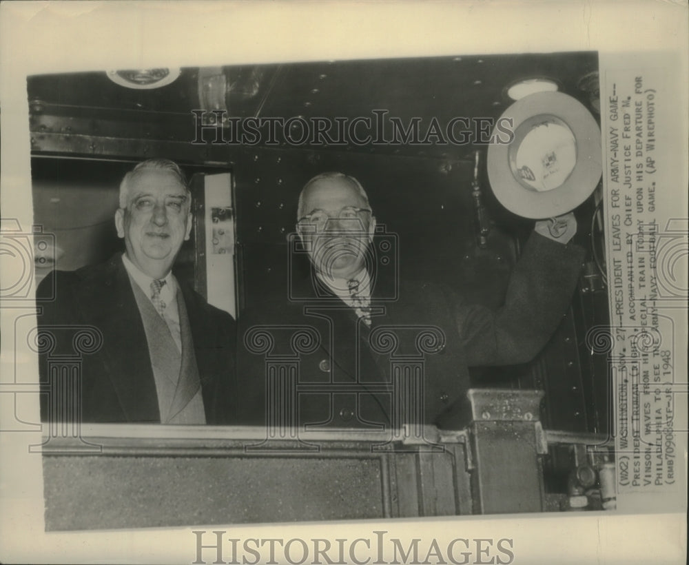 1948 Press Photo President Truman and Chief Justice F. Vinson wave from train- Historic Images