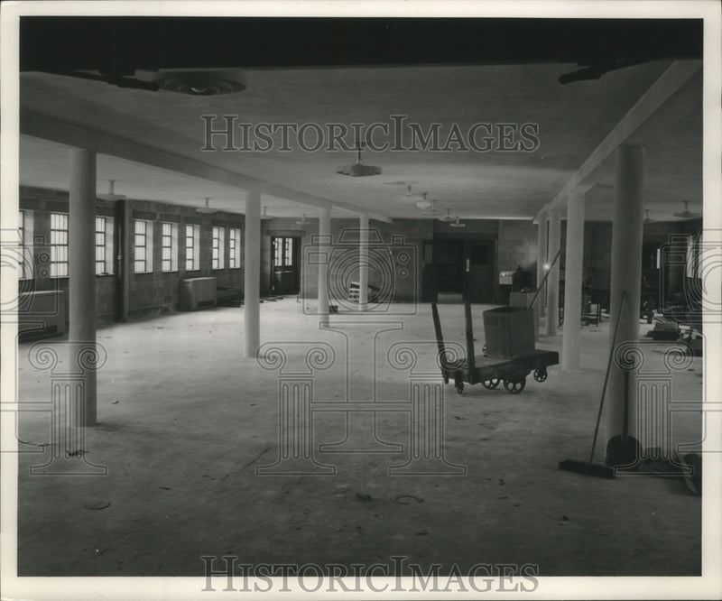 Load image into Gallery viewer, 1951 Press Photo Dining Room, Milwaukee County House of Corrections - mjb81300
