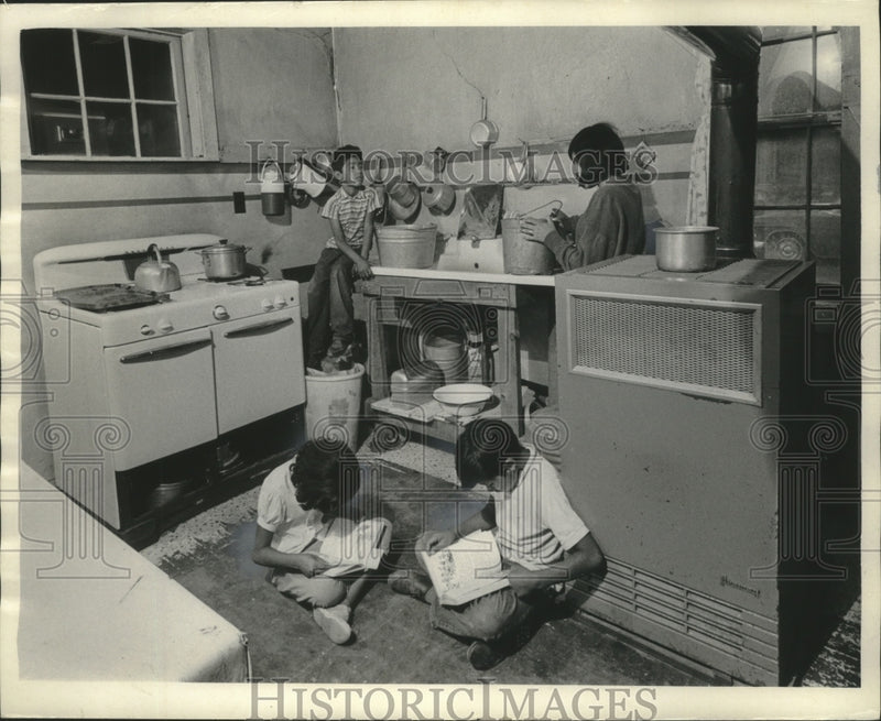 Load image into Gallery viewer, 1967 Press Photo Children use kitchen to study for school, Waukesha Wisconsin
