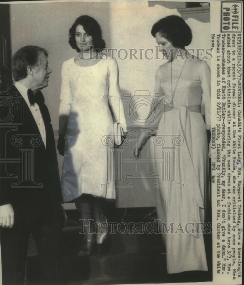 Load image into Gallery viewer, 1977 Press Photo Mrs. Margaret Trudeau with President and Mrs. Carter
