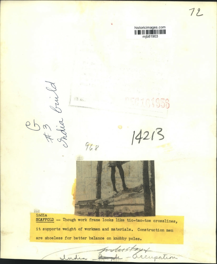 1956 Press Photo India, Construction men work on scaffold shoeless. - mjb81903