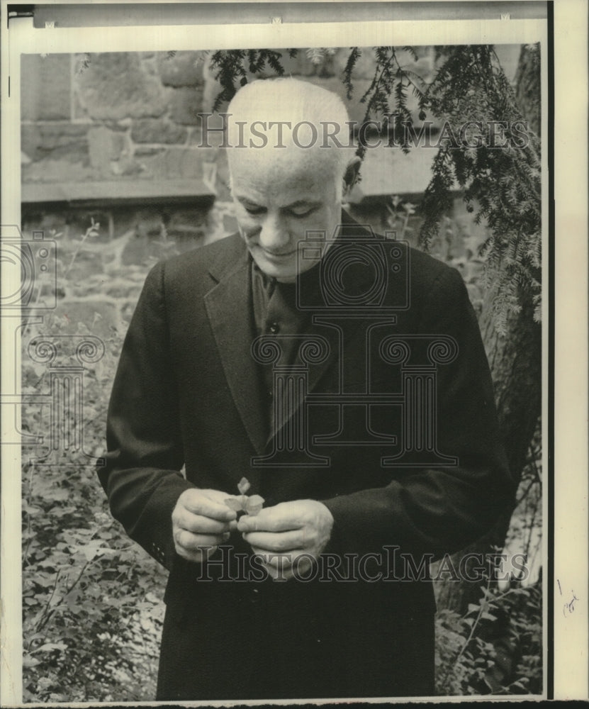 1971 Press Photo Bishop Bernard Kelly of Providence, Rhode Island, resigns