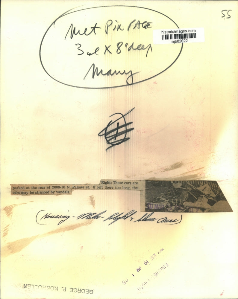 1966 Press Photo Cars Risk Being Vandalized if left too long in Milwaukee alley