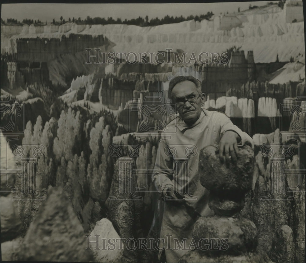 1931 Press Photo Artist George Peter, head of Department of Groups and Murals- Historic Images