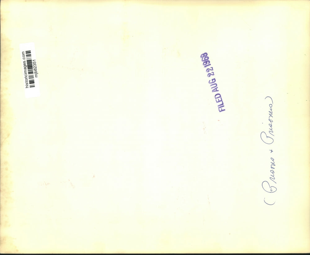 1968 Press Photo Ohio inmates rebel, talk with Warden Marion Koloski, Paul White