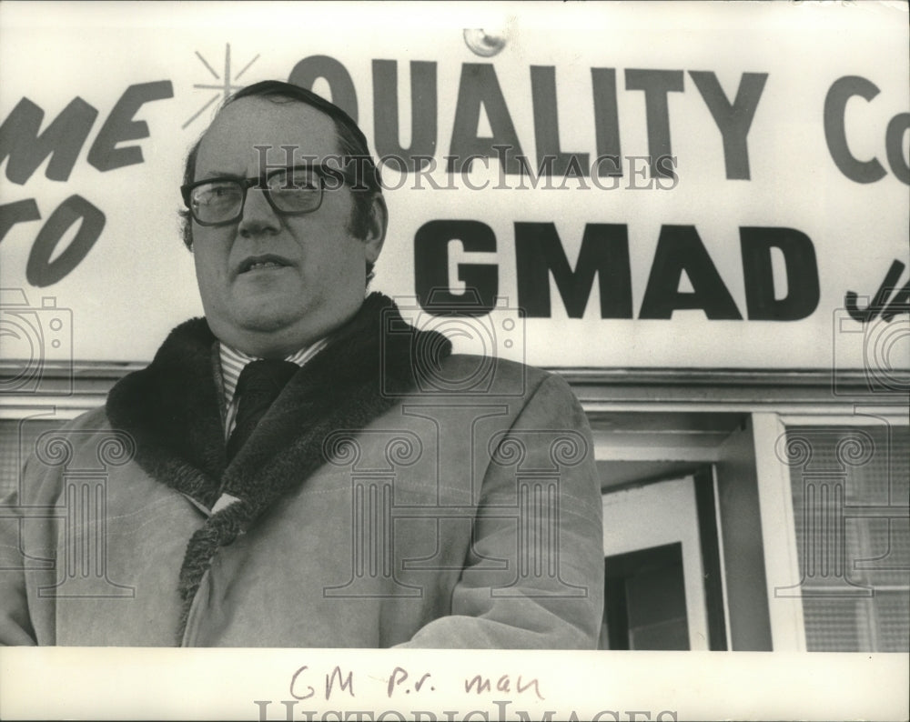 1974 Press Photo Philip D. Pearsall, Public Relations Director, General  Motors- Historic Images