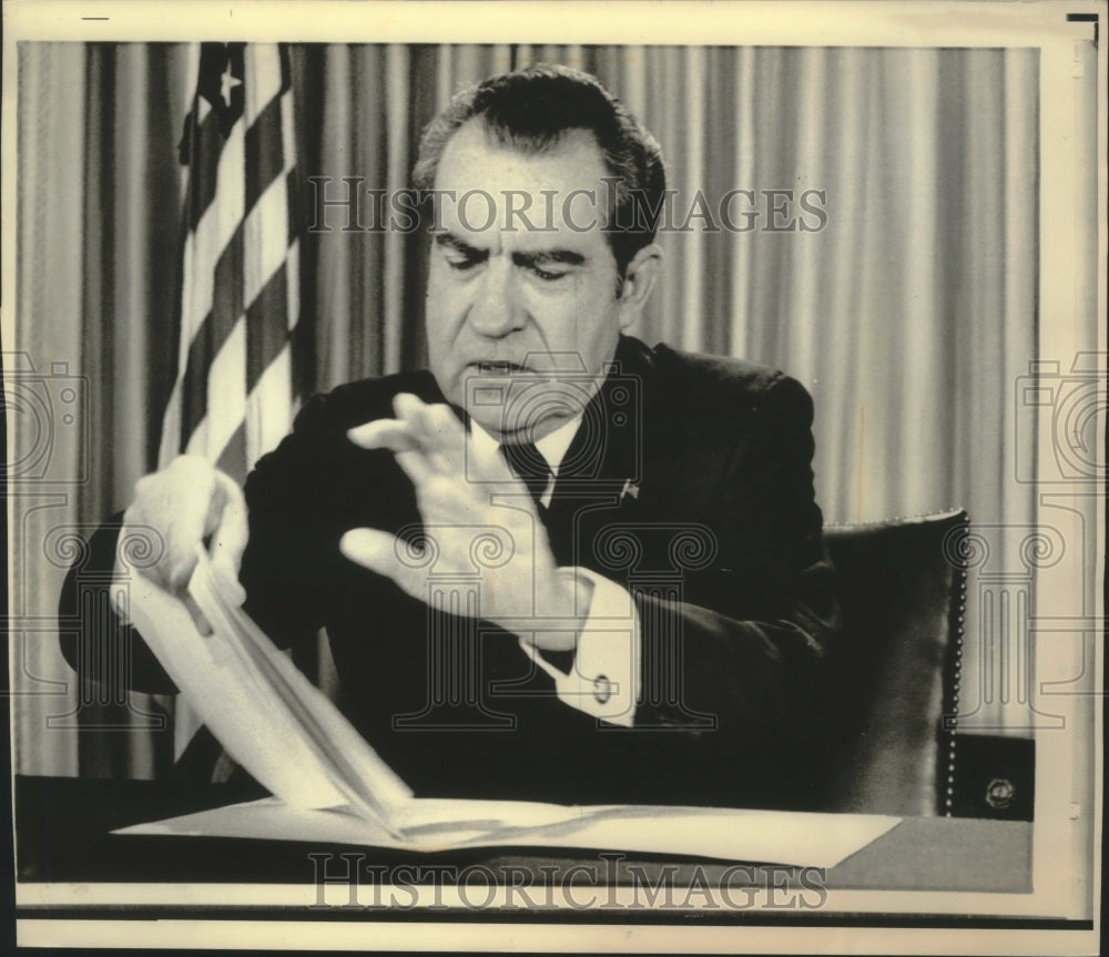 1973 Press Photo President Nixon after delivering address from White House- Historic Images