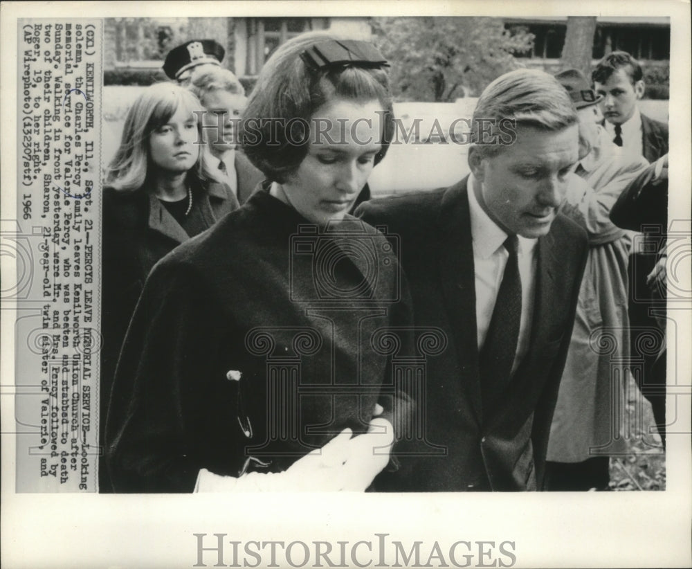 1966 Press Photo Charles Percy and family; Kenilworth Union Church for memorial- Historic Images