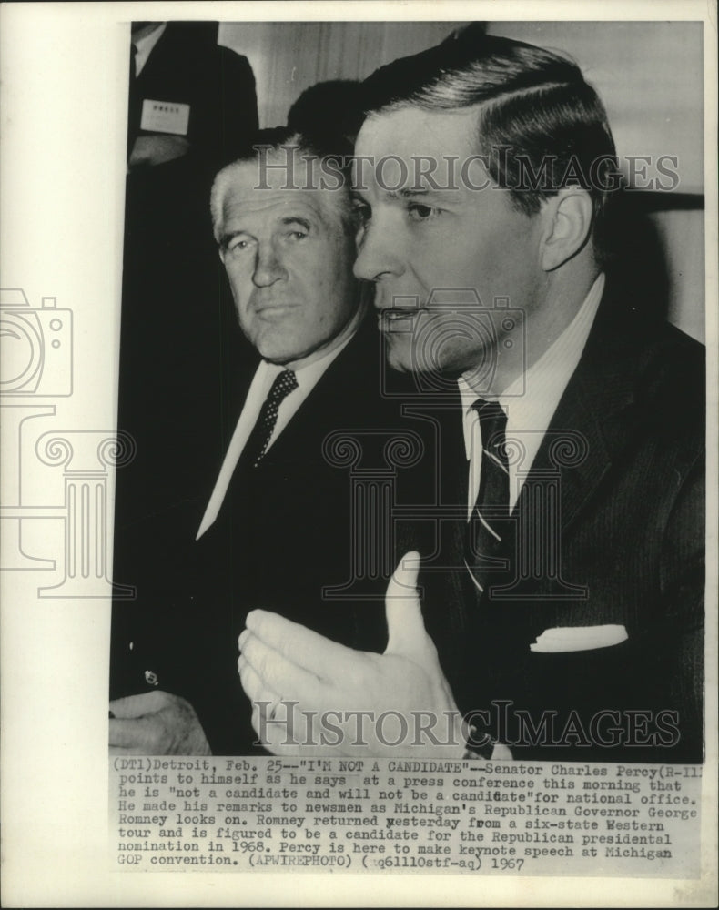 Load image into Gallery viewer, 1967 Press Photo Senator Charles Percy at Detroit press conference - mjb83280
