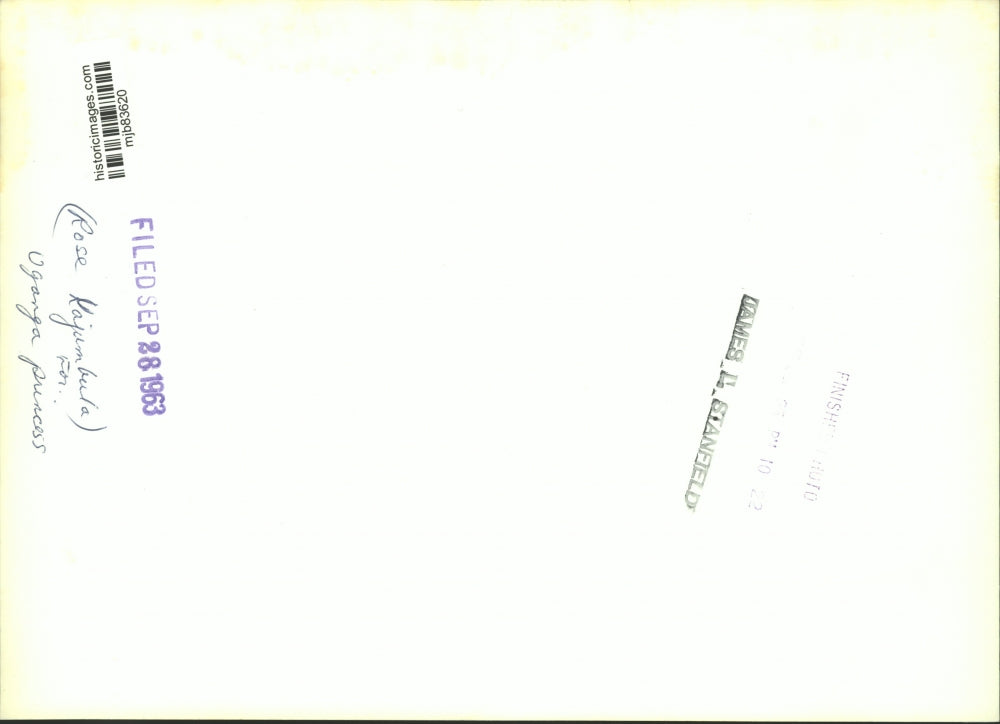 1963 Press Photo Rose Kajumbula, Uganda Princess, shoots bow and arrow