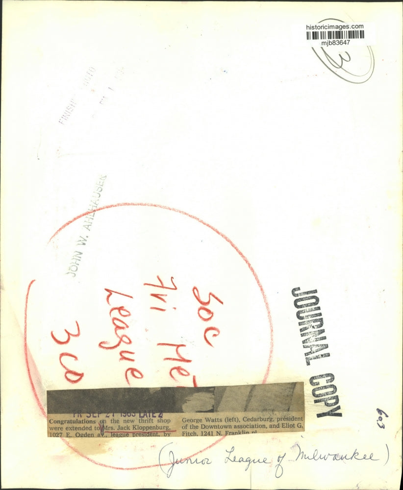 1963 Press Photo Mrs. Jack Kloppenburg opens Junior League Thrift Shop, Milwauke