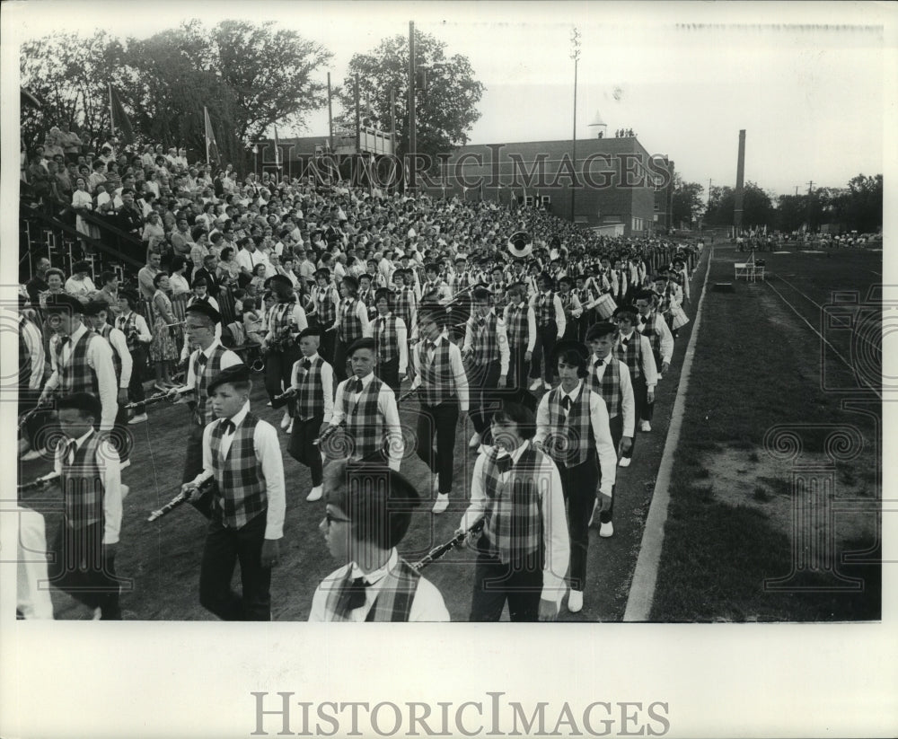 1964 Press Photo Students in a Marching band. - mjb83964- Historic Images